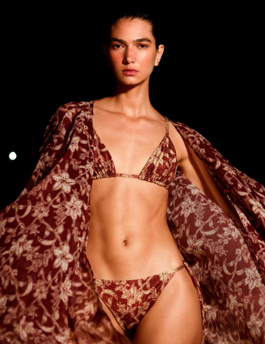 Parte superior e inferior de vestido de baño color rojo carmesí liso Ophia Colombia