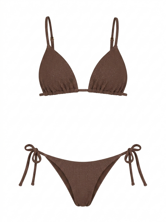 Detalle de textura textil café con brillo plateado de conjunto de bikini Rio marca Ophia